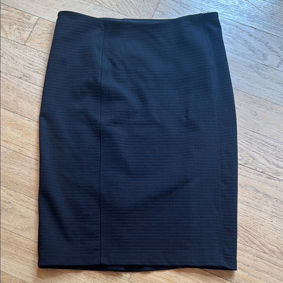 Liverpool black pencil skirt, size 6 - Picture 2 of 7